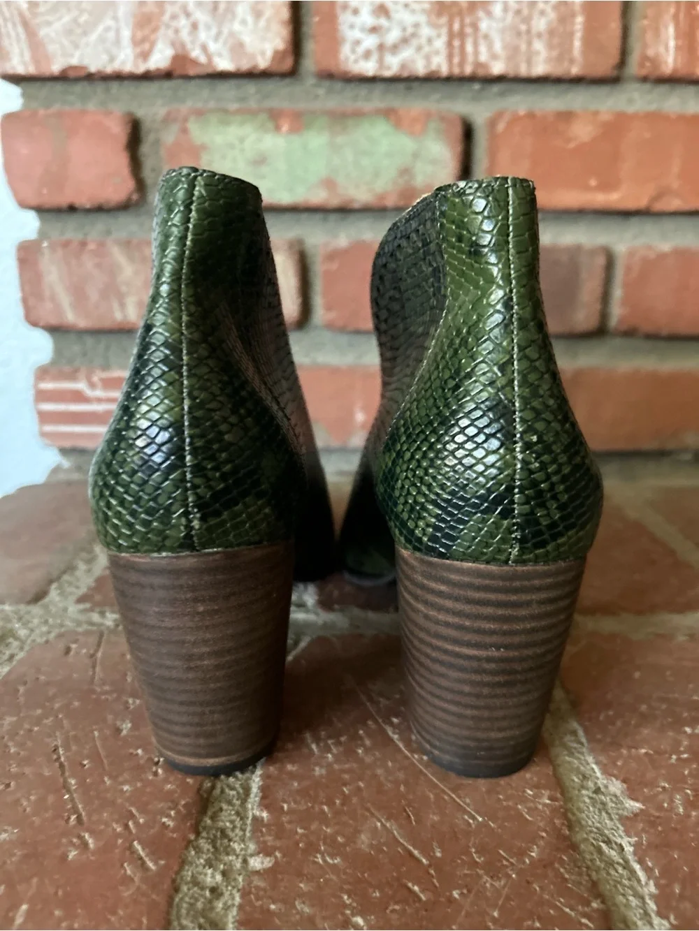 Lucky Brand Joal Snakeskin Leather Pumps in Rifle Green Sz 11
